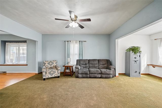 304 South Street, Urbana, IA 52345