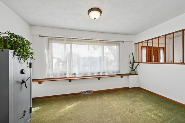 304 South Street, Urbana, IA 52345