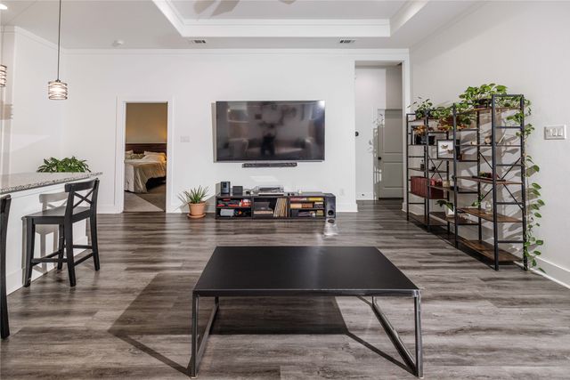 3231 Fairview Avenue, Dallas, TX 75223