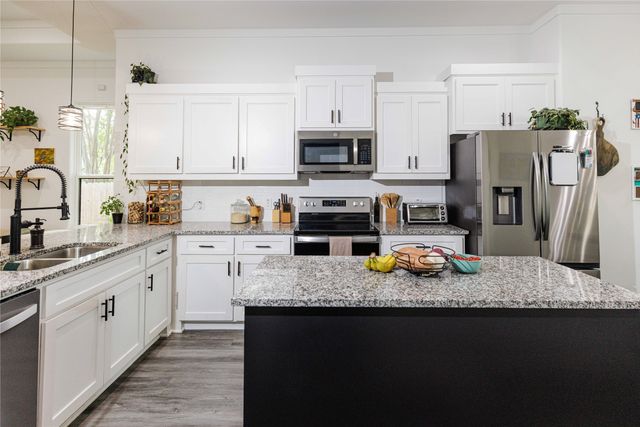 3231 Fairview Avenue, Dallas, TX 75223