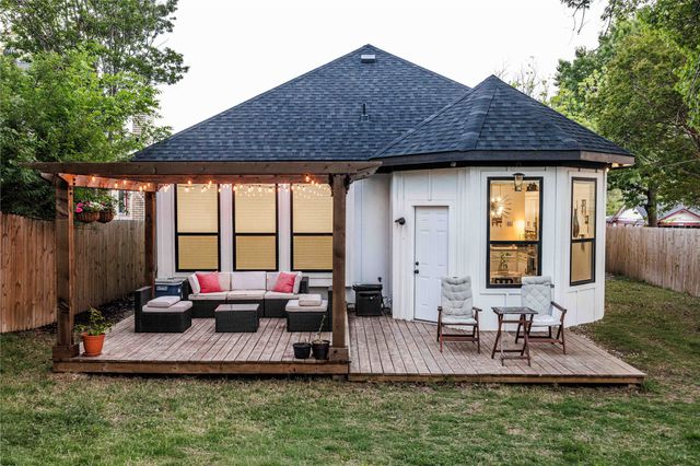 3231 Fairview Avenue, Dallas, TX 75223