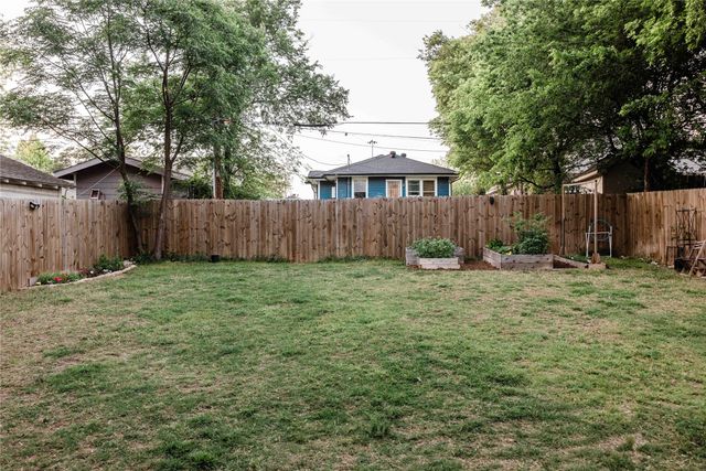 3231 Fairview Avenue, Dallas, TX 75223