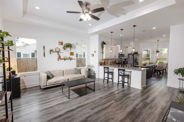 3231 Fairview Avenue, Dallas, TX 75223