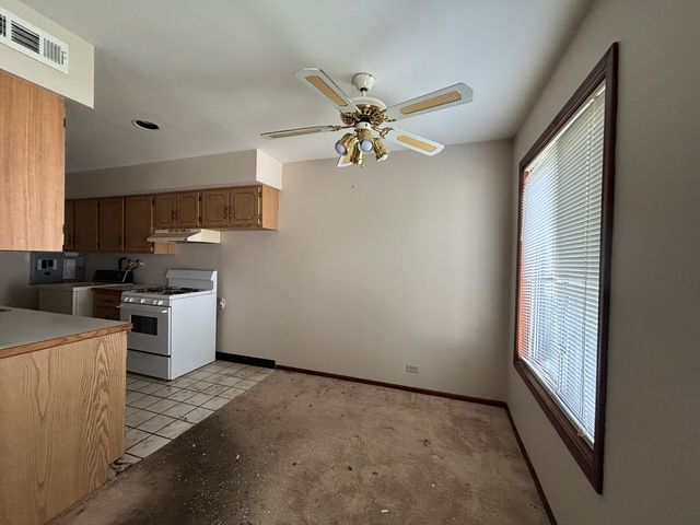1353 Cove Drive 207B, Prospect Heights, IL 60070