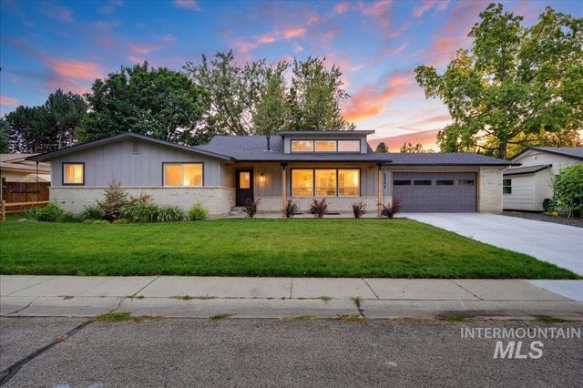 5231 N Sorrento Dr, Boise, ID 83704 property photo