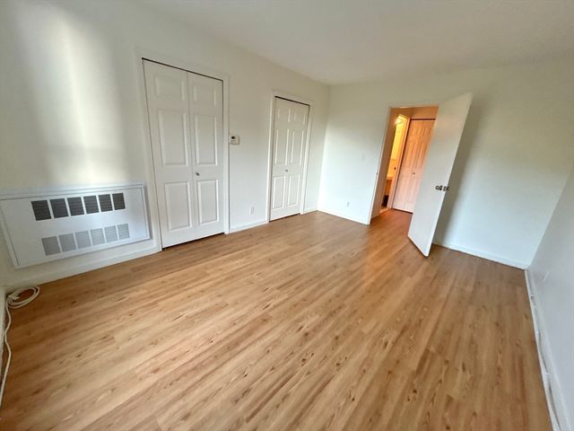 33 Pond Ave 422, Brookline, MA 02445