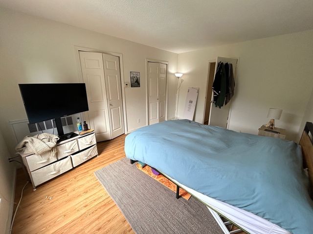 33 Pond Ave 422, Brookline, MA 02445