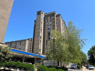 33 Pond Ave 422, Brookline, MA 02445