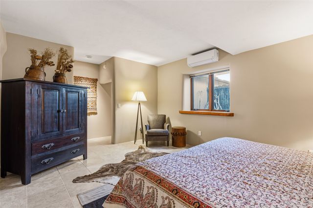 414 Camino Delora 2, Santa Fe, NM 87505