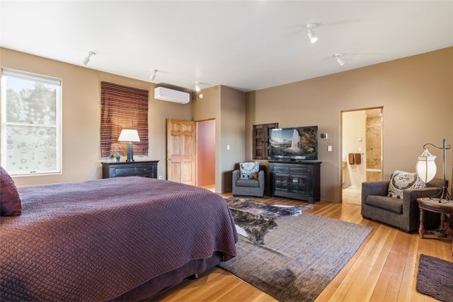 414 Camino Delora 2, Santa Fe, NM 87505