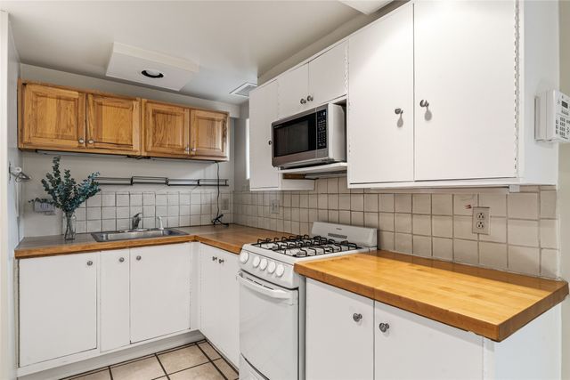 414 Camino Delora 2, Santa Fe, NM 87505