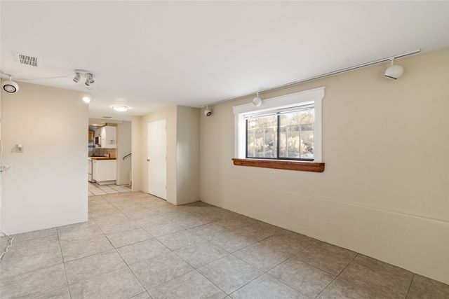 414 Camino Delora 2, Santa Fe, NM 87505