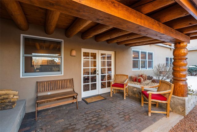 414 Camino Delora 2, Santa Fe, NM 87505