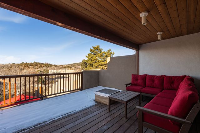 414 Camino Delora 2, Santa Fe, NM 87505
