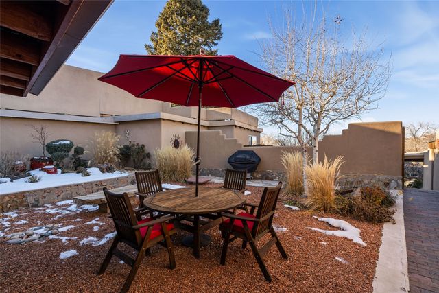 414 Camino Delora 2, Santa Fe, NM 87505