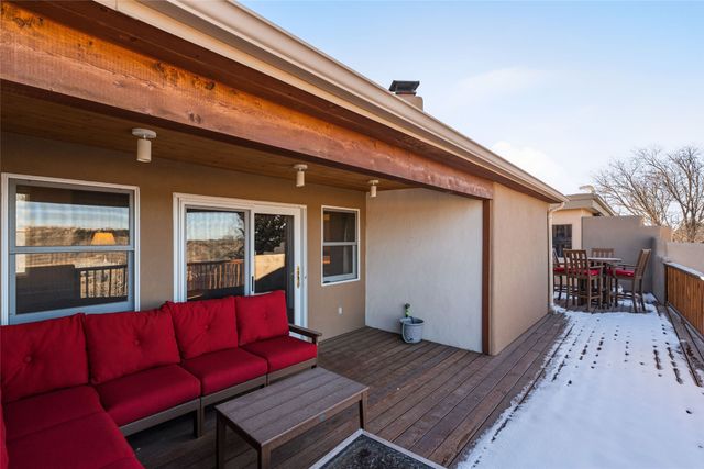 414 Camino Delora 2, Santa Fe, NM 87505