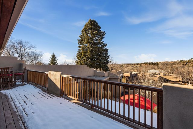 414 Camino Delora 2, Santa Fe, NM 87505
