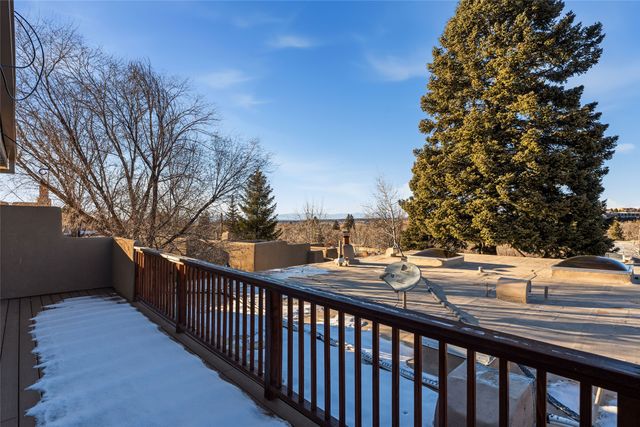 414 Camino Delora 2, Santa Fe, NM 87505