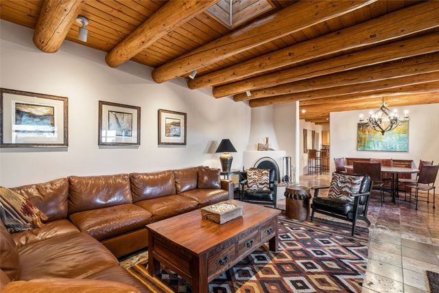 414 Camino Delora 2, Santa Fe, NM 87505