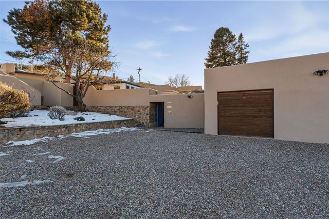 414 Camino Delora 2, Santa Fe, NM 87505