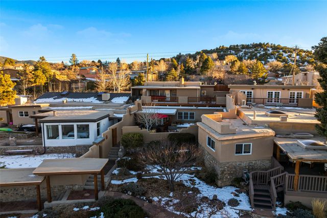 414 Camino Delora 2, Santa Fe, NM 87505