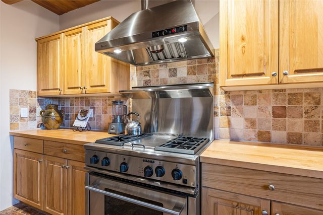 414 Camino Delora 2, Santa Fe, NM 87505