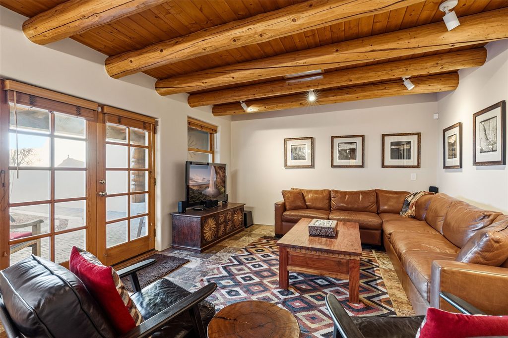 414 Camino Delora 2, Santa Fe, NM 87505