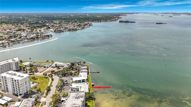 2570 GARY CIRCLE 3, Dunedin, FL 34698