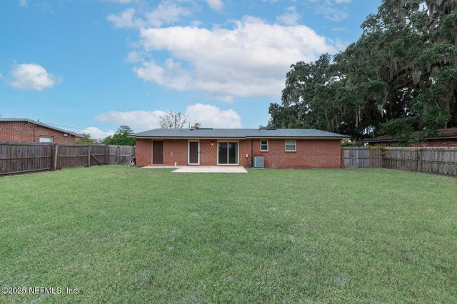 1144 CROWN Drive, Jacksonville, FL 32221