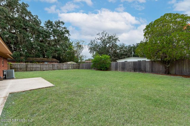 1144 CROWN Drive, Jacksonville, FL 32221