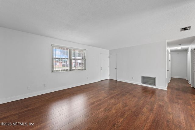 1144 CROWN Drive, Jacksonville, FL 32221