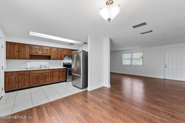 1144 CROWN Drive, Jacksonville, FL 32221