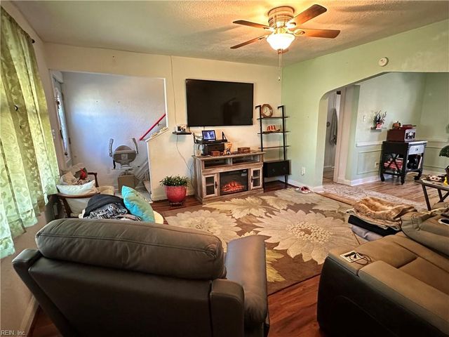 3525 S Warwick CIR, Norfolk, VA 23513