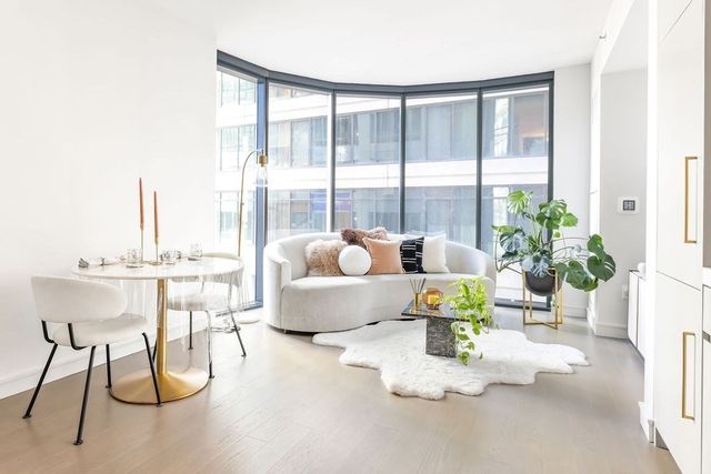 55 Lagrange St 601, Boston, MA 02116