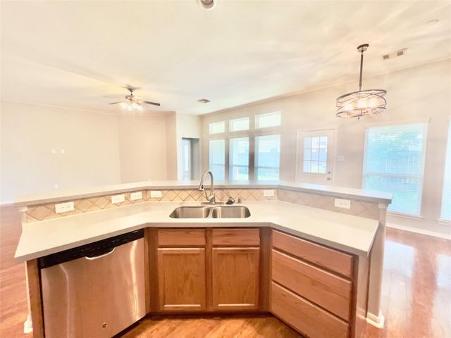 9912 Western Ridge Way, Conroe, TX 77385