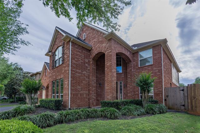 222 Trillium Drive, Sugar Land, TX 77479