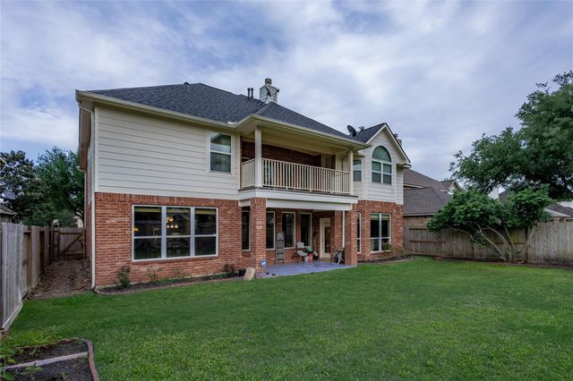 222 Trillium Drive, Sugar Land, TX 77479