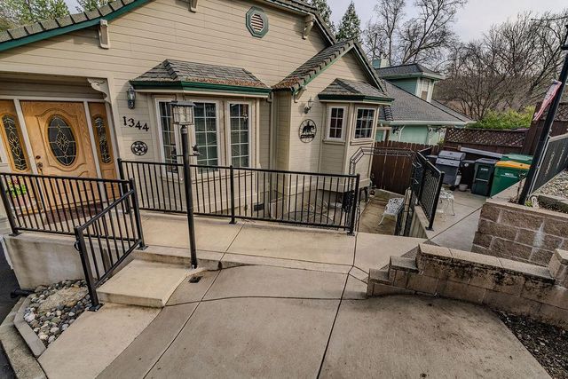 1344 Village Ln, Placerville, CA 95667