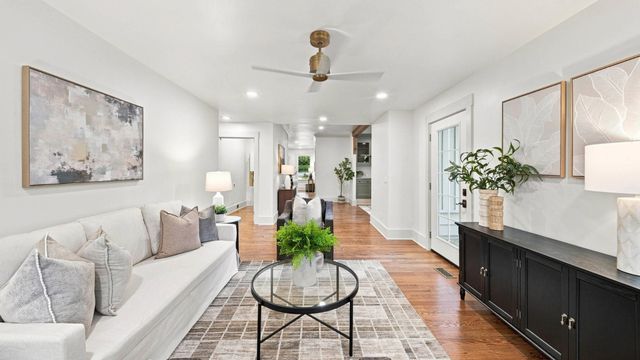 321 Signal Mountain Boulevard, Signal Mountain, TN 37377