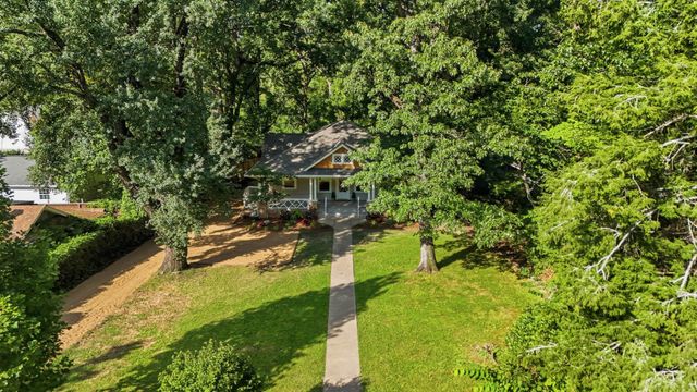 321 Signal Mountain Boulevard, Signal Mountain, TN 37377