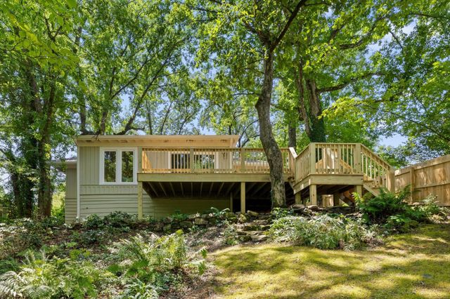 321 Signal Mountain Boulevard, Signal Mountain, TN 37377