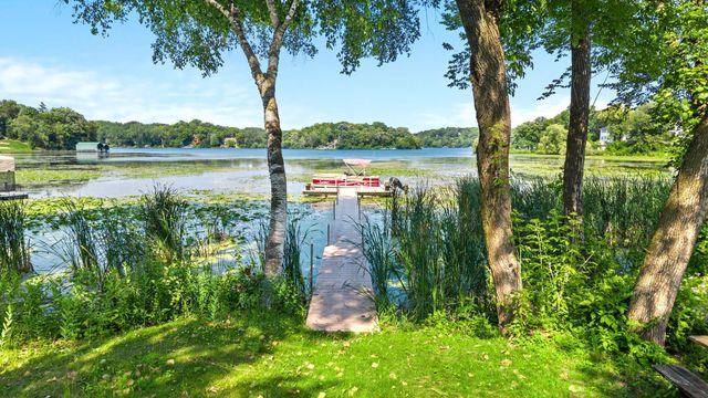 5840 Christmas Lake Road, Excelsior, MN 55331