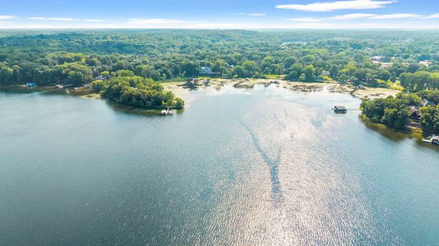 5840 Christmas Lake Road, Excelsior, MN 55331