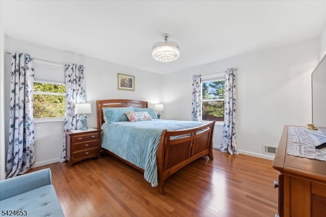 16 Hogback Rd, Franklin Twp., NJ 08867