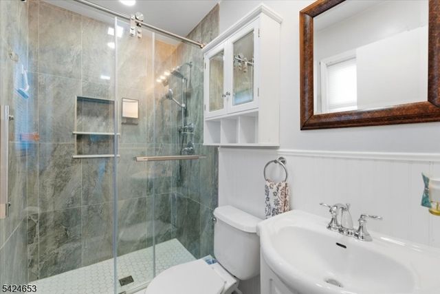 16 Hogback Rd, Franklin Twp., NJ 08867