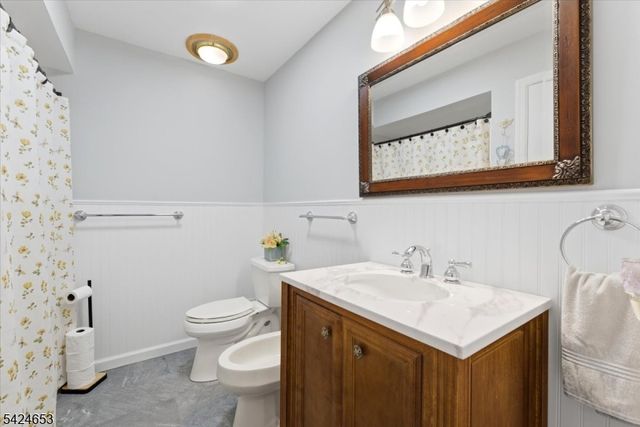 16 Hogback Rd, Franklin Twp., NJ 08867