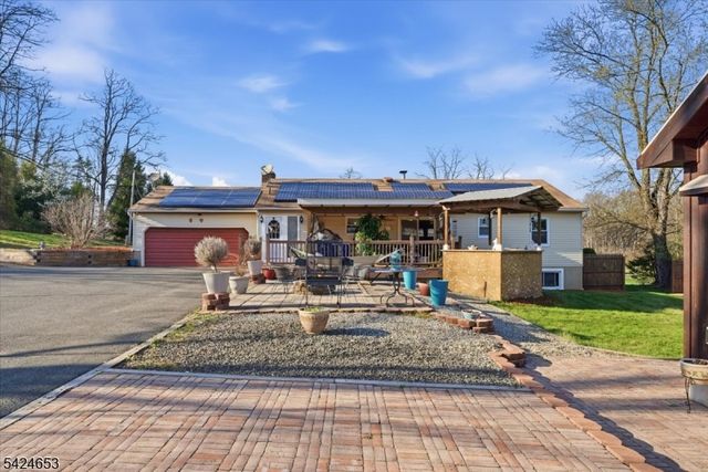 16 Hogback Rd, Franklin Twp., NJ 08867