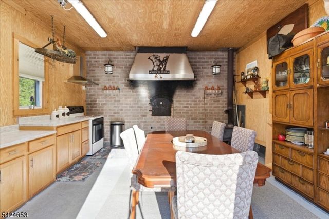 16 Hogback Rd, Franklin Twp., NJ 08867