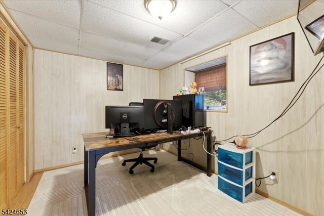 16 Hogback Rd, Franklin Twp., NJ 08867