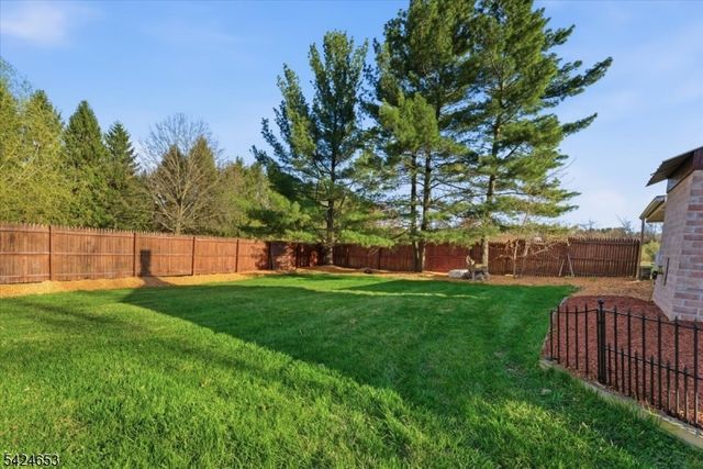 16 Hogback Rd, Franklin Twp., NJ 08867